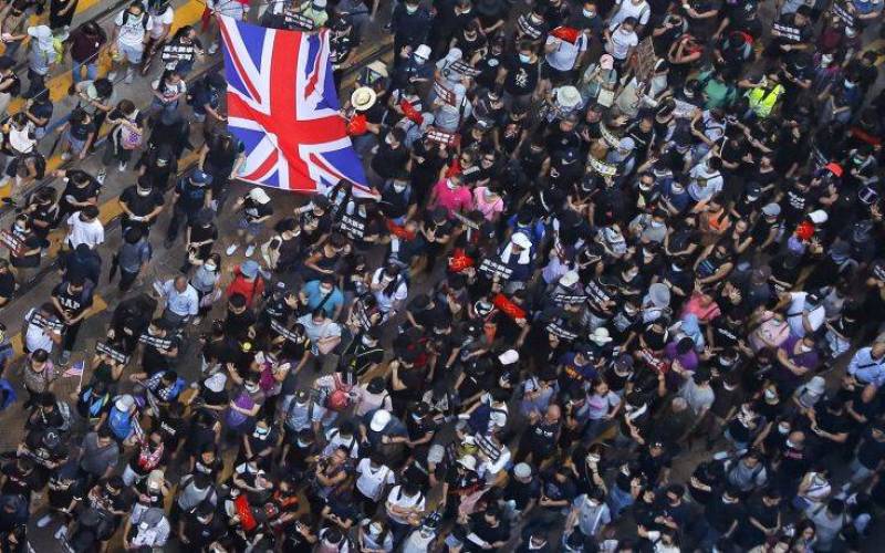 Οι διαδηλωτές στο Χονγκ Κονγκ ζητούν από το Λονδίνο να τους προστατεύσει