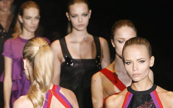 Διάσημοι οίκοι μόδας σταματούν τη συνεργασία με μοντέλα κάτω των 18