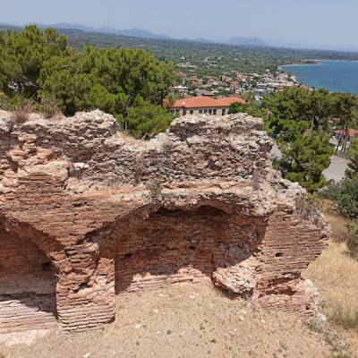 Νησί, Μεσσήνη, Αρχαία, σύγχρονη και Νέα Κορώνη