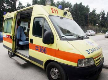 Μηχανάκι χτύπησε πεζό στην οδό Αθηνών στην Καλαμάτα