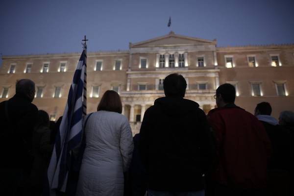SZ: Καιρός να αποδοθούν τα εύσημα στην Ελλάδα με ελάφρυνση του χρέους