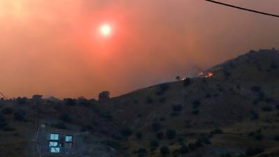 Συνεχίζουν να επιχειρούν δυνάμεις της πυροσβεστικής στο Ρέθυμνο - Ακόμα δεν υπάρχει εναέρια συνδρομή