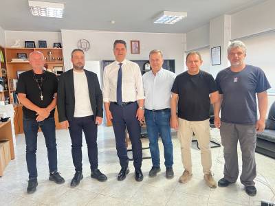 Συνάντηση των εμπόρων της Μεσσήνης με Αθανασόπουλο: Στο επίκεντρο παρεμπόριο και στάθμευση στο κέντρο