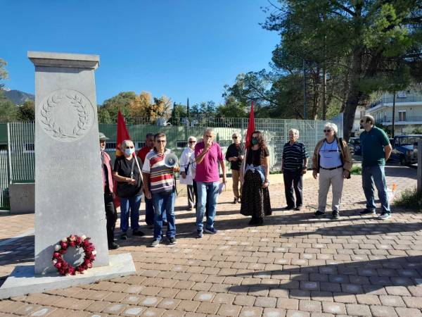 Στεφάνι ΚΚΕ στο μνημείο εκτελεσμένων στο Νέδοντα