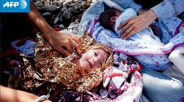 Δίδυμα νεογέννητα βρέφη από τη Συρία έφθασαν στη Λέσβο