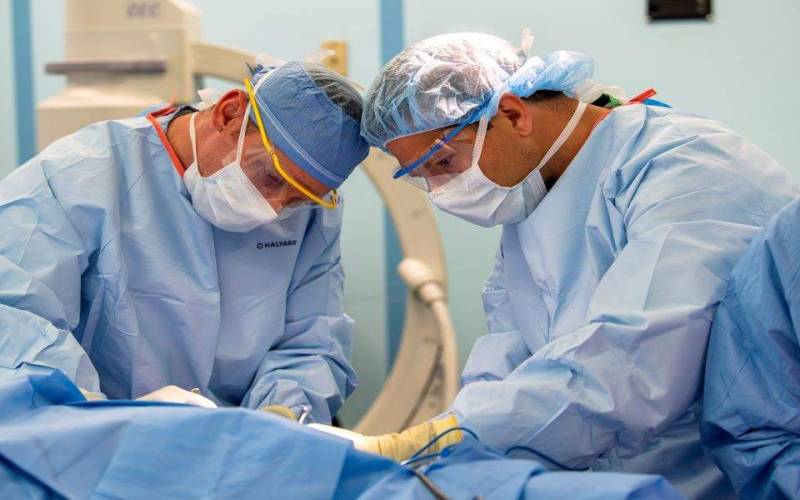 Ερευνα: Περίπου 7.500 χειρουργεία την εβδομάδα ακυρώνονται στην Ελλάδα εξαιτίας του κορονοϊού
