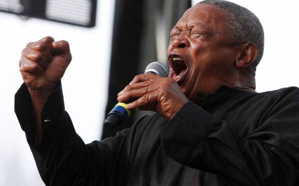 Πέθανε ο «πατέρας της νοτιοαφρικανικής τζαζ» Χιου Μασεκέλα