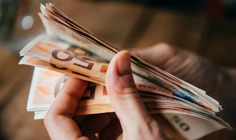 Κατώτατος μισθός: Τι προτείνει το ΙΝΕ ΓΣΕΕ - Πόσο στοιχίζουν στους χαμηλόμισθους οι ανατιμήσεις