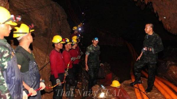 Ταϊλάνδη: Άρχισε η επιχείρηση για τη διάσωση των παιδιών από το σπήλαιο