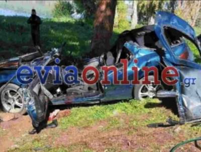 Εύβοια: Νεκροί δύο 20χρονοι σε τροχαίο - Το αυτοκίνητό τους καρφώθηκε σε δέντρο