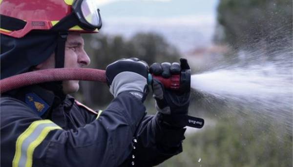 24 φωτιές έσβησε η Πυροσβεστική Υπηρεσία Καλαμάτας