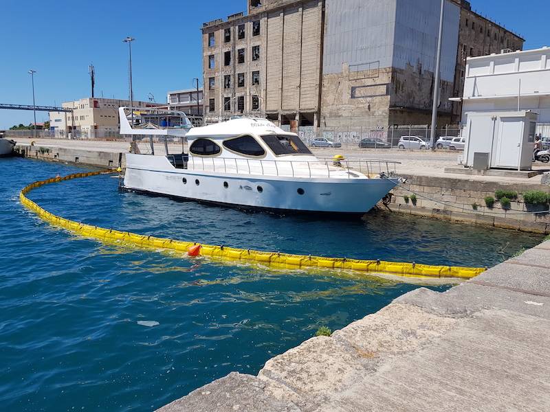 Εμπασε νερά κατασχεμένο σκάφος στο λιμάνι της Καλαμάτας