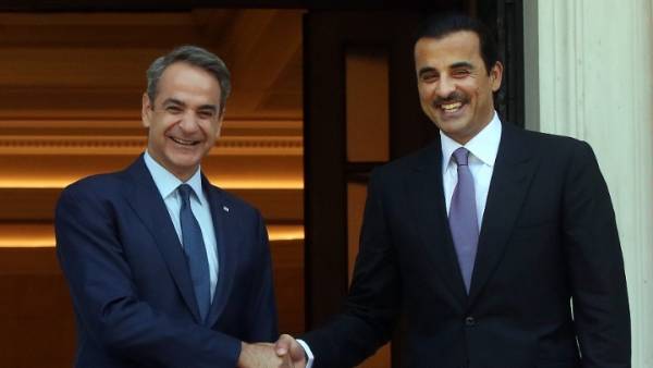 Επισφραγίστηκε η περαιτέρω ενίσχυση των σχέσεων Ελλάδας- Κατάρ στη συνάντηση του πρωθυπουργού με τον Σεΐχη του Κατάρ