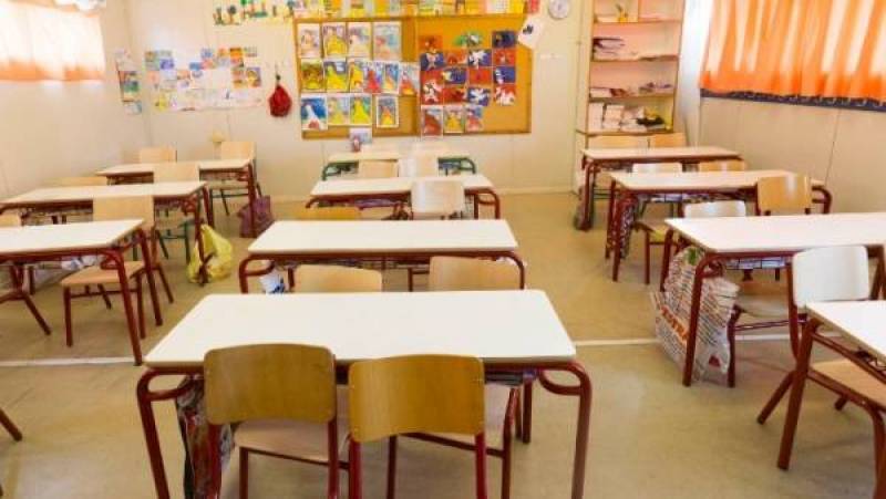 Κλειστά από Δευτέρα νηπιαγωγεία και δημοτικά σχολεία - Πώς θα γίνουν τα μαθήματα (βίντεο)