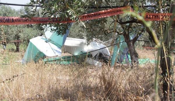 Ηλεία: Πτώση αεροσκάφους δίπλα σε σπίτι - Νεκροί οι δύο επιβαίνοντες (βίντεο)