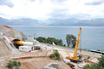 Με εξαίρεση το δήμαρχο Καλαμάτας Παν. Νίκα, γενική αντίδραση για  τη... μισή Ολυμπία Οδό