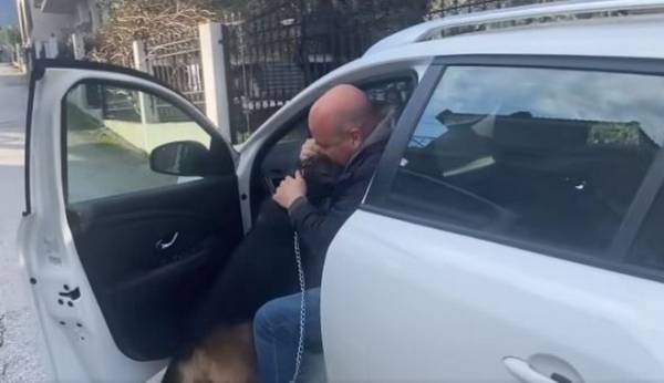 Σκύλος ξαναβρίσκει το αφεντικό του μετά από 5 χρόνια (βίντεο)