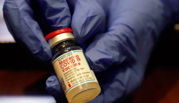 Moderna - Εμβόλιο κορονοϊού: Αίτημα στον FDA για τέταρτη δόση σε όλους τους ενήλικες