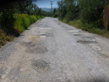 Δρόμος - ναρκοπέδιο το Νέα Κορώνη - Χωματερό