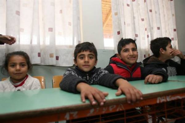 Ολοκληρώνεται η ένταξη των προσφυγόπουλων στα ελληνικά σχολεία