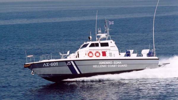 Ακυβέρνητο σκάφος με μετανάστες στον Κυπαρισσιακό Κόλπο