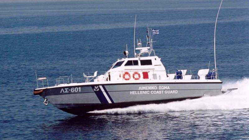 Ακυβέρνητο σκάφος με μετανάστες στον Κυπαρισσιακό Κόλπο