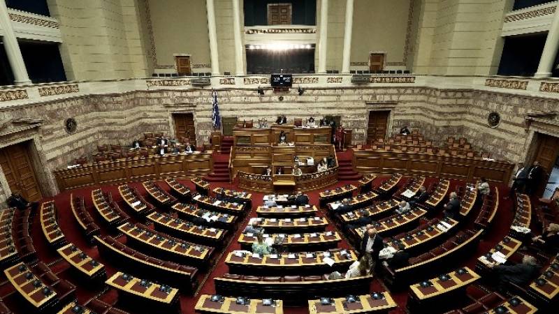 Πρόταση δυσπιστίας: Το ΚΚΕ αποχώρησε από τη συζήτηση