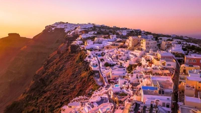 Evening Standard: Είκοσι από τα ωραιότερα ελληνικά νησιά για διακοπές το καλοκαίρι
