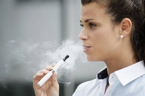 Τι δείχνει έρευνα για τα υγρά αναπλήρωσης των ηλεκτρονικών τσιγάρων