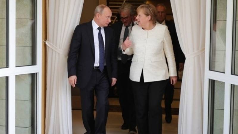 Συνάντηση Πούτιν-Μέρκελ στη Μόσχα