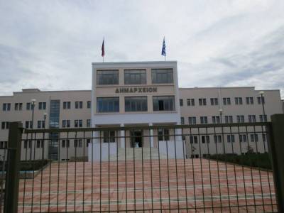 Εργασίες για να λειτουργήσει το κυλικείο στο δημαρχείο Καλαμάτας