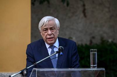 Παυλόπουλος για Σπύρο Μουστακλή: Ένας &quot;Νεομάρτυρας της Δημοκρατίας&quot;