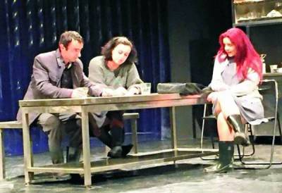 Τελευταίες παραστάσεις για "Τα κρανία της Κονεμάρα"