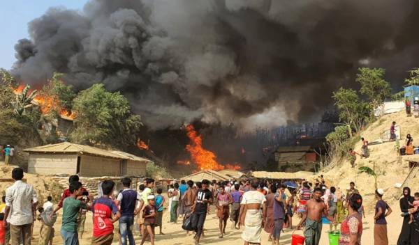 Τραγωδία στο Μπαγκλαντές: Έξι νεκροί από φωτιά σε προσφυγικό καταυλισμό Ροχίνγκια