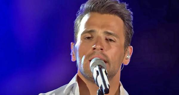 Νίκος Βέρτης: Εσπευσμένα στο νοσοκομείο ο τραγουδιστής (Βίντεο)