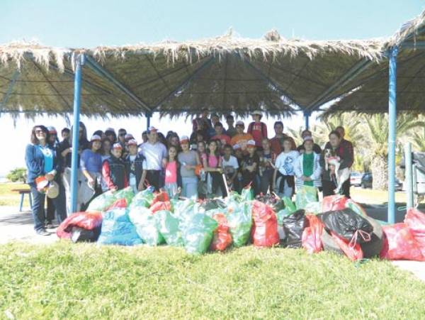 40 σακούλες σκουπίδια μαζεύτηκαν στην Μπούκα