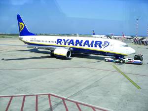 Μειώνει πτήσεις για Μιλάνο η Ryanair