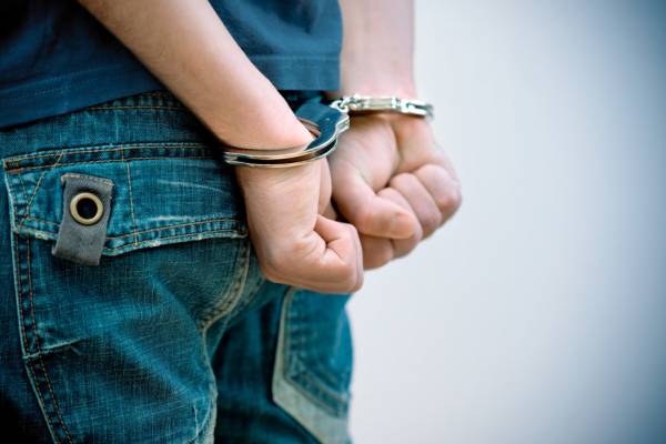 Σύλληψη 34χρονου που κατηγορείται ότι εξαπατούσε ηλικιωμένους