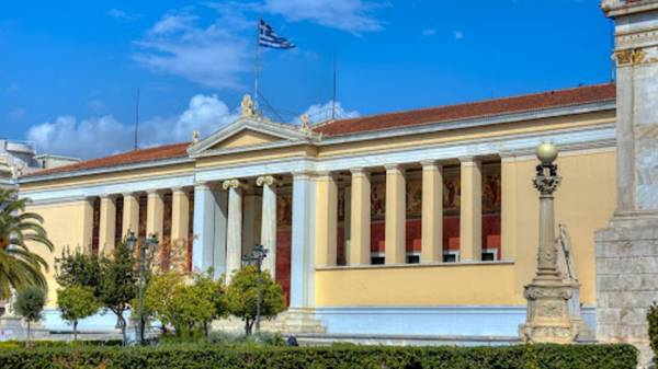 Το E-Learning του Πανεπιστημίου Αθηνών ξεπερνά τους 100.000 αποφοίτους (βίντεο)