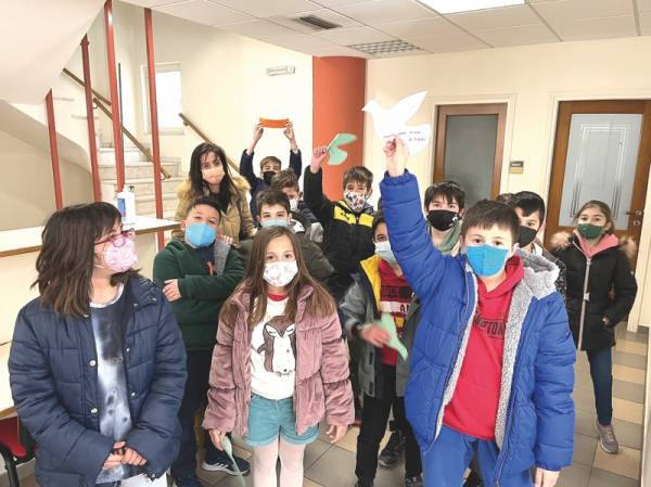 Μήνυμα ειρήνης από μαθητές του 3ου Δημοτικού Καλαμάτας