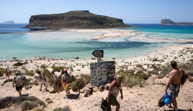 TUI: Θα "ξεπουλήσουν" τα ελληνικά νησιά το καλοκαίρι - Τεράστια ζήτηση για την Κρήτη