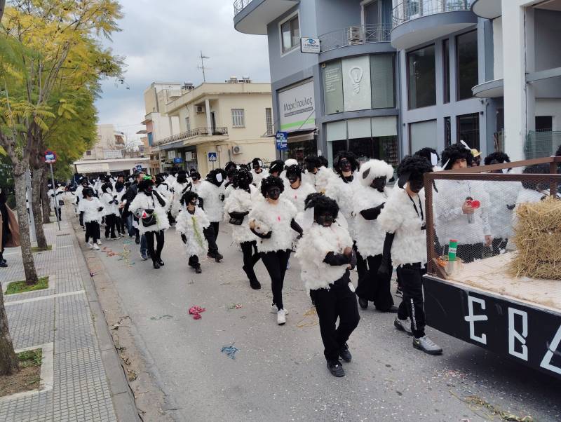 Μεσσήνη: Μεγάλη συμμετοχή στο Νησιώτικο Καρναβάλι (φωτογραφίες)