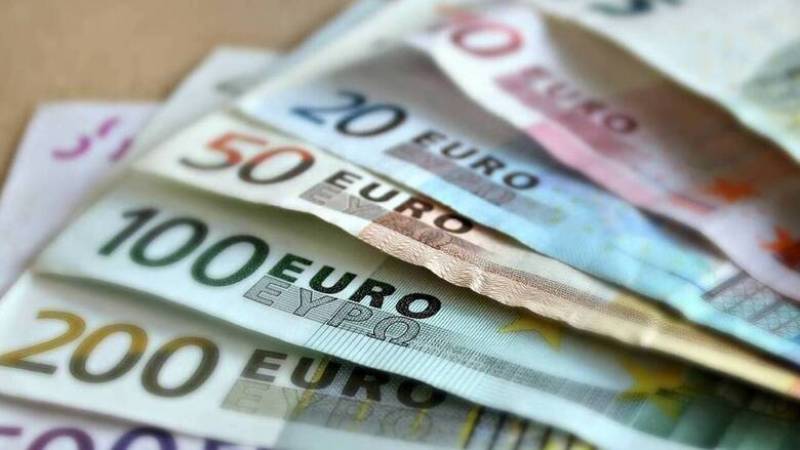 Επίδομα 400 ευρώ: Διευρύνονται οι δικαιούχοι - Οι τρεις αλλαγές