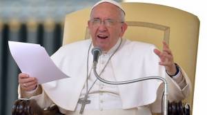 Πάπας: Σκάνδαλο η μισθολογική ανισότητα γυναικών και ανδρών