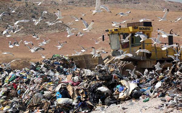 Νίκας: "Διαχείριση απορριμμάτων στις υφιστάμενες χωματερές"