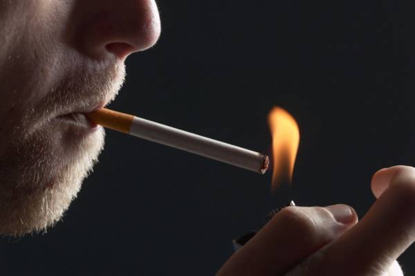 Το κάπνισμα αυξάνει τον κίνδυνο καρδιακής ανεπάρκειας στους ηλικιωμένους