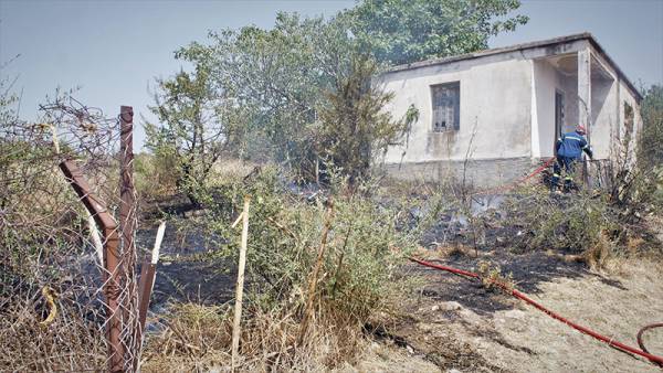 Φωτιά σε εγκαταλελειμμένο σπίτι στην Κυπαρισσία