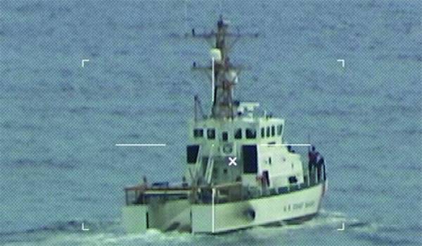 Ενας νεκρός, 38 αγνοούμενοι, αφότου σκάφος ανετράπη στα ανοικτά της Φλόριντα