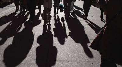 Σε άθλιες συνθήκες δουλεύουν οι Ελληνες και η κυβέρνηση πανηγυρίζει