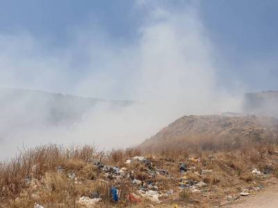 Μεσσηνία: Σε εξέλιξη πυρκαγιά στη χωματερή στο Αλιμάκι